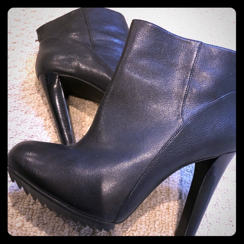 Nine West Cashy Bootie